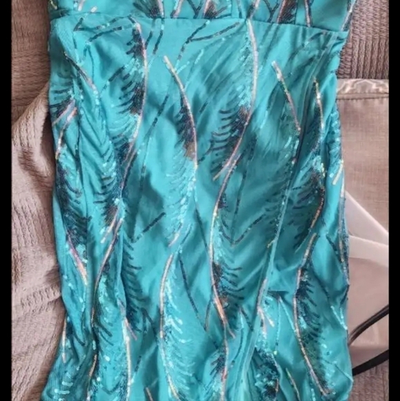 Turquoise, Sleeveless, plants pattern , split thigh, long lenth, bodyco… - Picture 12 of 14